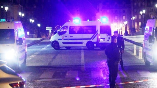 Πέθανε ο 15χρονος που ξυλοκοπήθηκε άγρια κοντά στο σχολείο του στο Παρίσι