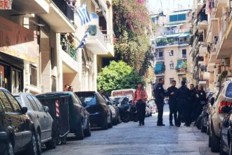 Άγρια δολοφoνία άνδρα στα Πατήσια με μαχαίρι - Αυτοτραυματίστηκε ο δράστης, προσπαθώντας να αυτοκτονήσει (ΦΩΤΟ)