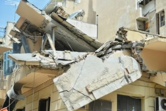 Πασαλιμάνι: Προφυλακιστέος ο εργολάβος του κτιρίου που κατέρρευσε – Ελεύθεροι οι 8 εργάτες