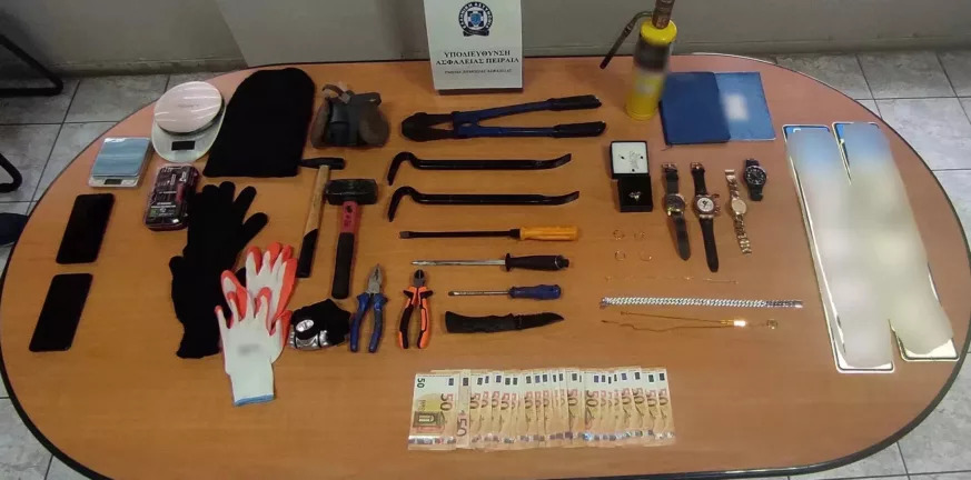 Χειροπέδες σε σπείρα που άδειαζε κοσμηματοπωλεία σε όλη την Ελλάδα