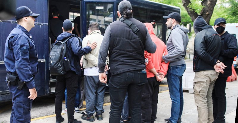 Ελεύθερος ο 16χρονος αδερφός του 18χρονου που έριξε τη ναυτική φωτοβολίδα στον Λυγγερίδη - Δεν θα παρακολουθεί αγώνες