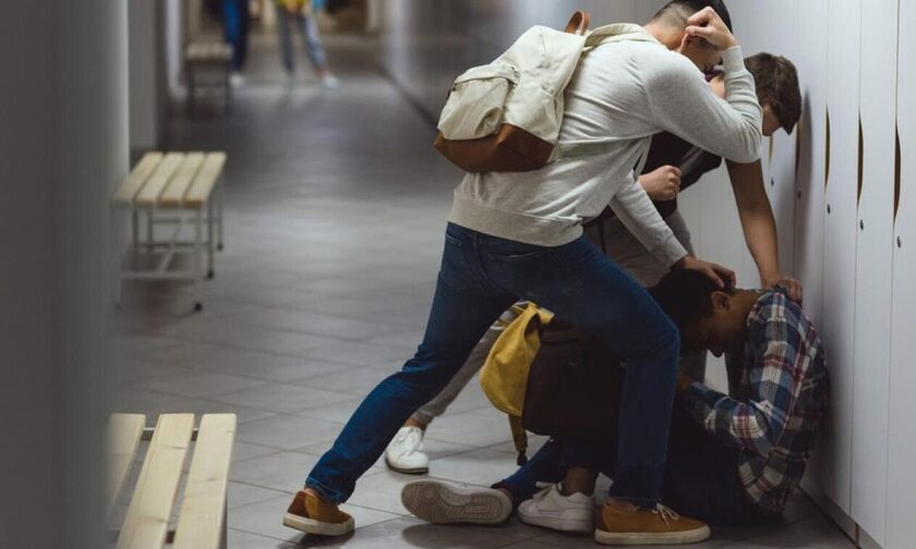 Σοκάρουν τα στοιχεία για τη βία ανηλίκων: 500 συλλήψεις το τελευταίο δίμηνο, πάνω από 40.000 έλεγχοι