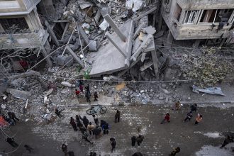 Θηριωδίες ισραηλινών: Βομβάρδισαν καταυλισμό προσφύγων- Τουλάχιστον 13 νεκροί, ανάμεσά τους επτά παιδιά την ώρα που έπαιζαν!