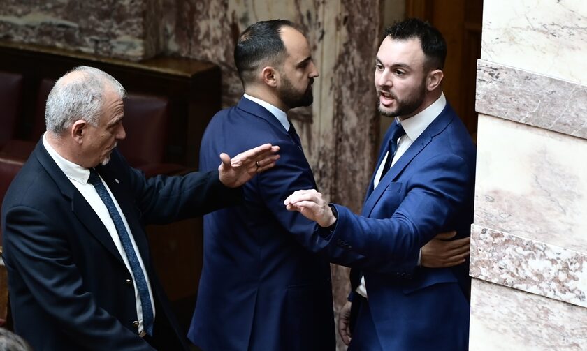 Κωνσταντίνος Φλώρος: «Δεν μετάνιωσα, έβρισε τη μητέρα μου», λέει για την άγρια επίθεση στον Βασίλη Γραμμένο