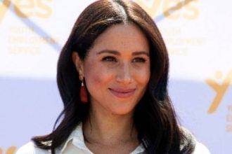 Τα ανάκτορα του Μπάκιγχαμ κηρύσσουν πόλεμο στην Μέγκαν Μαρκλ για ένα βάζο με μαρμελάδα φράουλα;