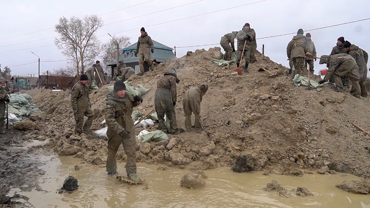 Ρωσία-Πλημμύρες: "Η στάθμη του νερού ανεβαίνει και η πρόβλεψη δεν είναι ευνοϊκή"