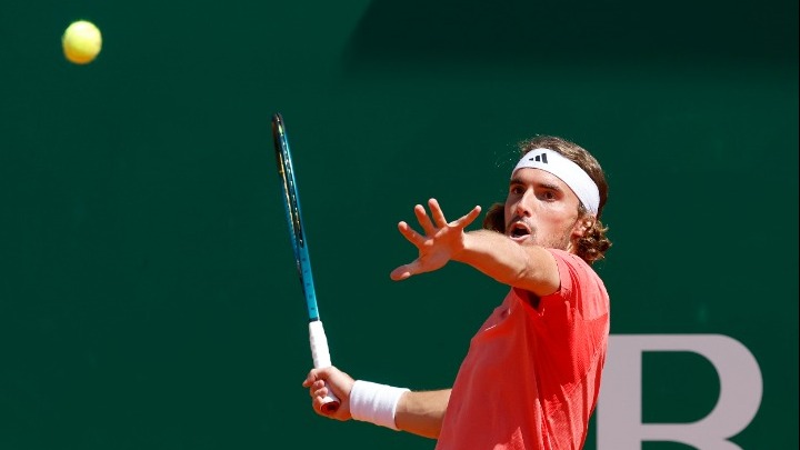 Στα ημιτελικά με κυριαρχική εμφάνιση ο Τσιτσιπάς