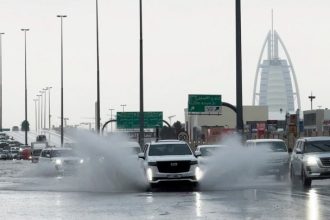 Ντουμπάι: Αποτιμούν το κόστος των επικών βροχοπτώσεων - Συνεχίζονται τα προβλήματα στο αεροδρόμιο