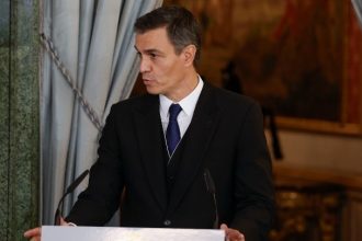 Ισπανία: Δεν παραιτείται ο Σάντσεθ - Δήλωσε πως θα συνεχίσει ως πρωθυπουργός