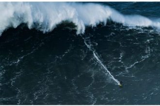 ΑΠΙΣΤΕΥΤΟ: Κύμα ύψους 28,37 μέτρων «δάμασε» Γερμανός σέρφερ στην Πορτογαλία - Εν αναμονή επικύρωσης νέου παγκόσμιου ρεκόρ