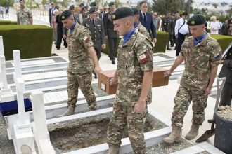 Επαναπατρίζονται οι σοροί 15 πεσόντων στη μάχη της Κύπρου του 1974