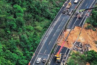 Κίνα: Τουλάχιστον 36 νεκροί έπειτα από κατάρρευση αυτοκινητοδρόμου