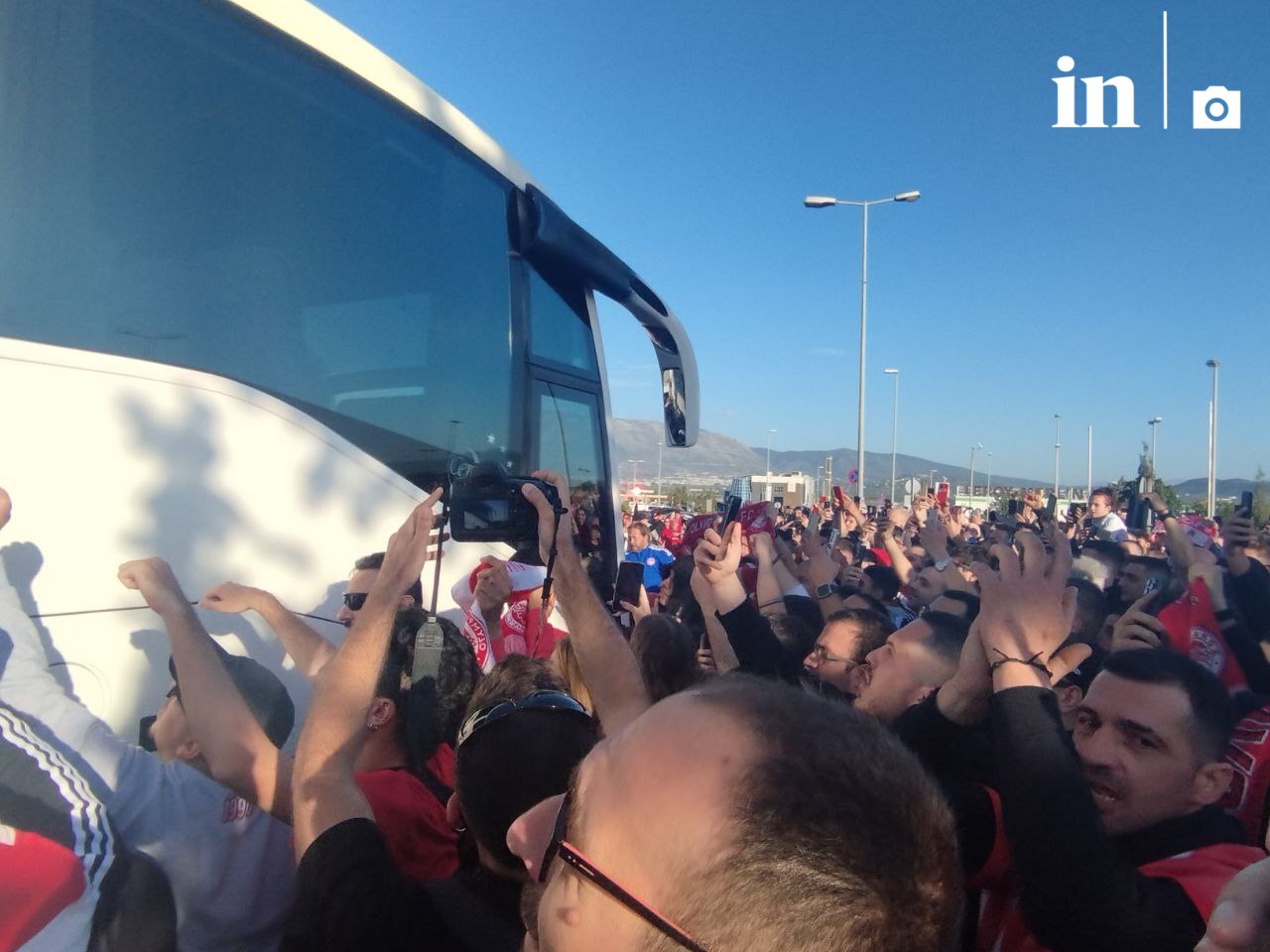 Όλα όσα έγιναν στην υποδοχή του Ολυμπιακού μετά τη μυθική νίκη επί της Άστον Βίλα ΦΩΤΟ