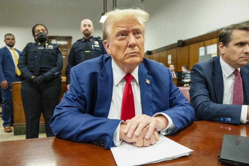 Νέο πρόστιμο $1.000 στον Τραμπ για περιφρόνηση του δικαστηρίου - «Την επόμενη φορά θα πας φυλακή» τον προειδοποίησαν