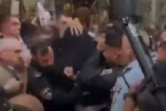 Ελεύθερος μετά από παρέμβαση του ΥπΕξ ο Έλληνας αστυνομικός στα Ιεροσύλημα