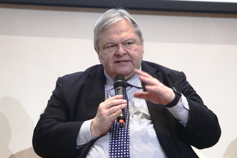 Βενιζέλος: Η Συμφωνία των Πρεσπών είναι δεσμευτική και για τις δύο χώρες και η τήρηση της είναι αναγκαία και υποχρεωτική