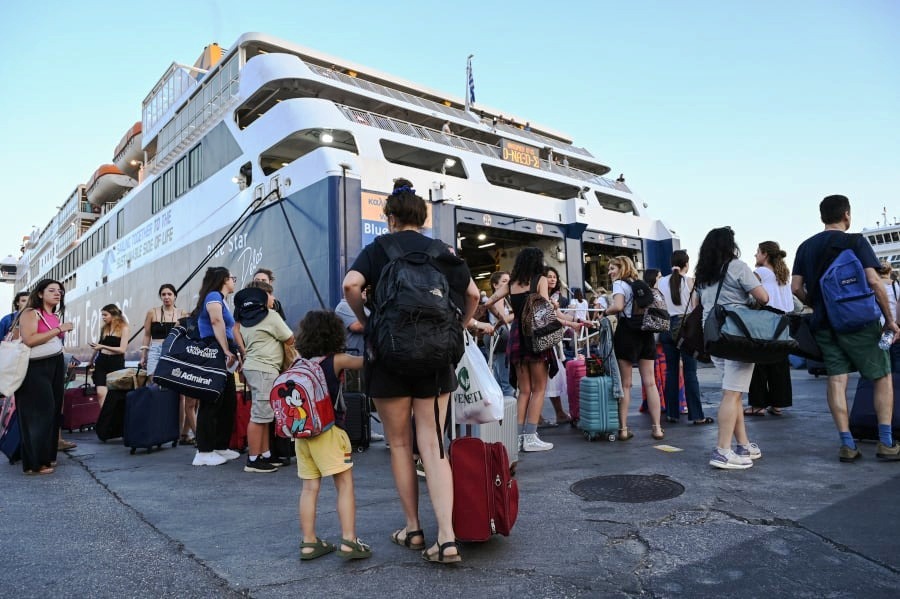 Τρία προγράμματα ακόμα και για δωρεάν διακοπές, κουπόνι έως και 400 ευρώ
