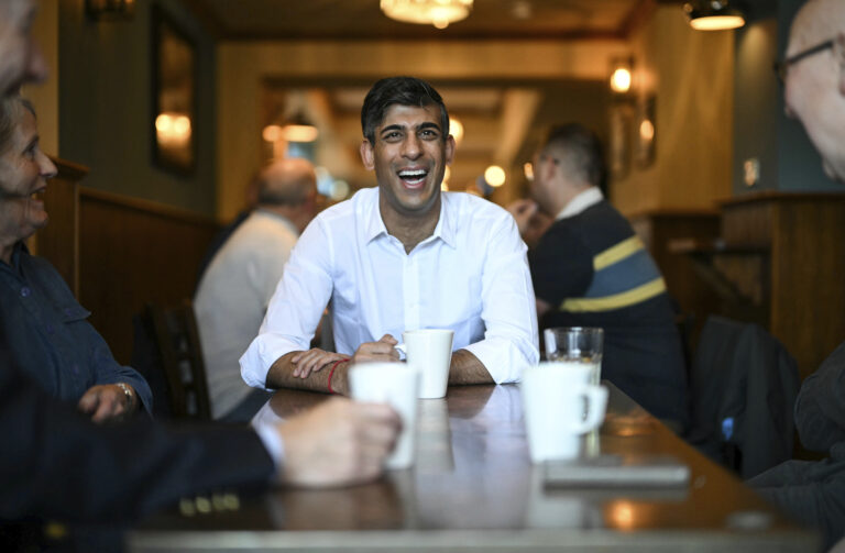 Βρετανία: Aποχώρησαν από το κόμμα των Τόρις 78 βουλευτές στο «όνομα της ανανέωσης» - Ο Σουνακ πήρε… ρεπό από τις δραστηριότητές του