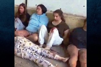 Φρίκη: Βίντεο-σοκ από την ομηρεία γυναικών από τη Χαμάς - «Αυτές είναι που μπορούν να μείνουν έγκυες»