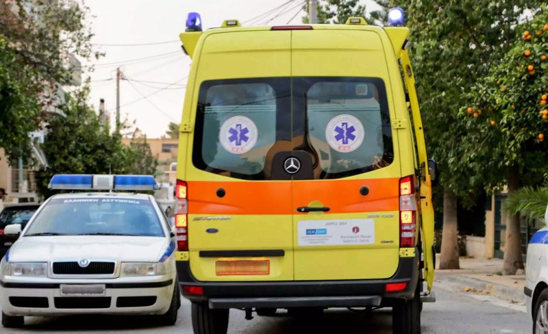 Νεκρός 44χρονος οδηγός – Καρφώθηκε με βανάκι σε τουριστικό λεωφορείο που είχε σταματήσει στη ΛΕΑ