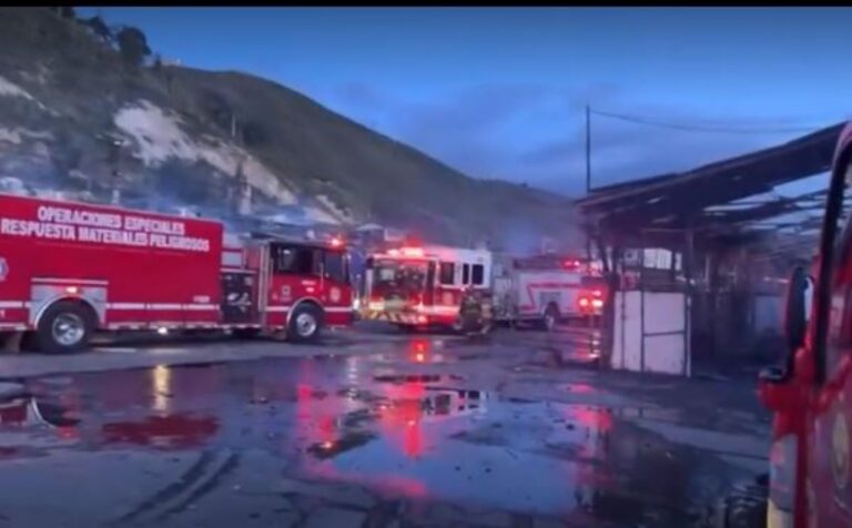 Ένας νεκρός και τουλάχιστον 33 τραυματίες από έκρηξη σε εργοστάσιο κατασκευής πυρίτιδας