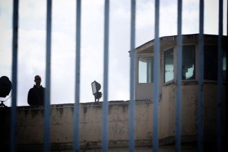 Έφοδος των Αρχών στις φυλακές Κορυδαλλού: Πιστόλι και 19 σφαίρες βρέθηκαν σε κελί - Το είχαν "χτίσει" (ΦΩΤΟ)