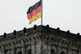 Γερμανία: Επαναφορά της υποχρεωτικής στρατιωτικής θητείας ζητά το CDU