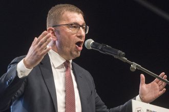 Βόρεια Μακεδονία: Μετά την Σιλιάνοφσκα, προκαλεί και ο Μιτσκόσκι - "Θα αποκαλώ τη χώρα μου Μακεδονία"