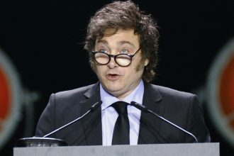 Διεφθαρμένη η γυναίκα του Σάντσεθ, λέει ο Μιλέι - Συντηρεί τη διπλωματική κρίση με την Ισπανία