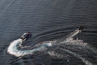 Ηράκλειο: 25 αλλοδαποί διασώθηκαν όταν η λέμβος που τους μετέφερε βυθίστηκε