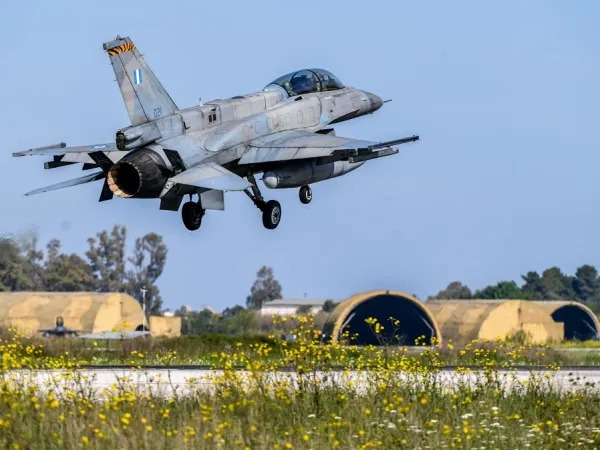 Πόσα εκατομμύρια ευρώ κοστίζει κάθε χρόνο στην Ελλάδα η ένταση με την Τουρκία στο Αιγαίο