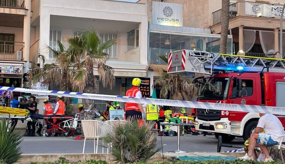 Συγκλονιστικές εικόνες από την κατάρρευση κλαμπ στη Μαγιόρκα: «Άνθρωποι έκλαιγαν και ούρλιαζαν»