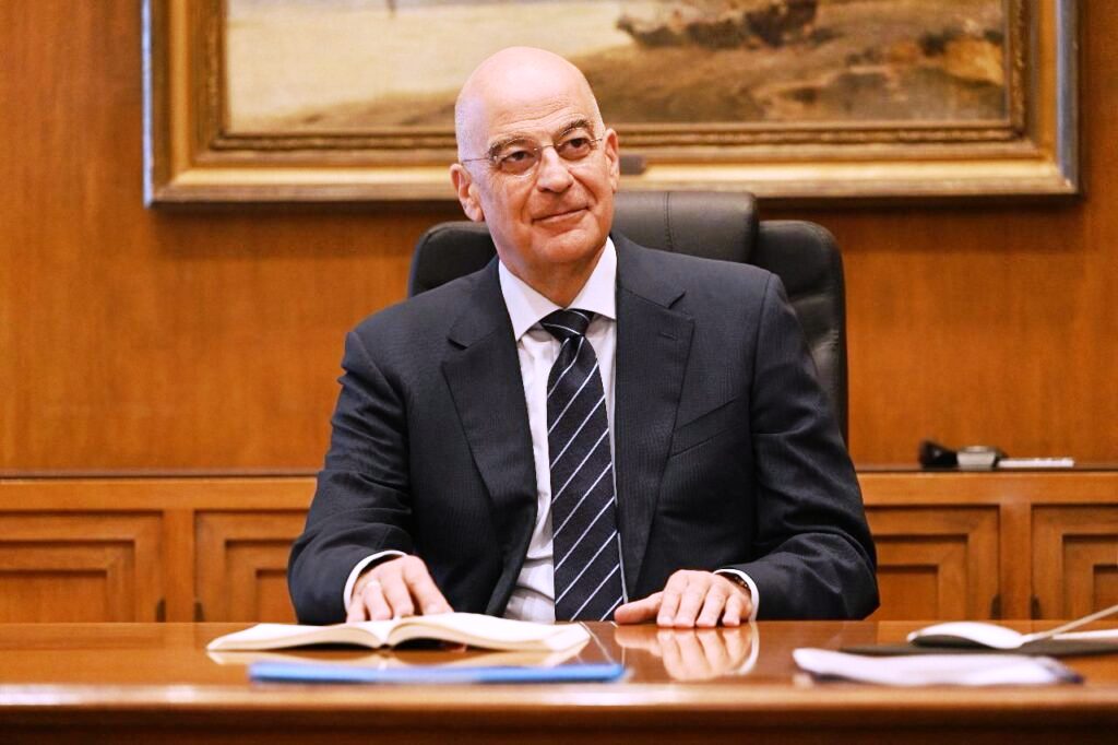 Ν. Δένδιας: Δεν υπάρχει μεταφορά οπλισμού στην Ουκρανία