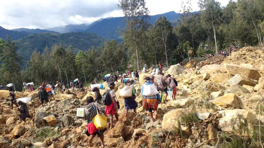 Παπούα Νέα Γουϊνέα: Πάνω από 300 άνθρωποι και 1.182 σπίτια έχουν θαφτεί στη λάσπη
