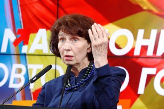 Σκόπια: Αποχώρησε από την τελετή ορκωμοσίας της Σιλιάνοφσκα η Ελληνίδα πρέσβης - Ωμή πρόκληση, αποκάλεσε τη χώρα της «Μακεδονία»!