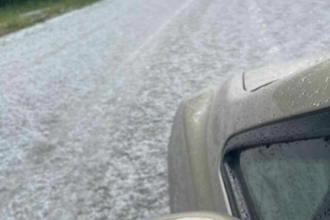 Ροδόπη: «Άσπρισαν» οι δρόμοι από την έντονη χαλαζόπτωση