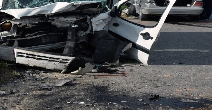 Θανατηφόρο τροχαίο με νεκρή μία 25χρονη και τραυματία έναν 47χρονο – Μηχανή συγκρούστηκε με αυτοκίνητο