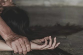 Φρίκη: Ομαδικός βιασμός 14χρονης - Ο φίλος της την «νοίκιασε» σε παρέα εφήβων