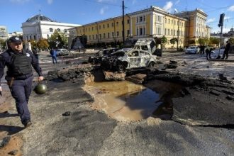 Ουκρανία: Σχεδόν 10.000 άνθρωποι απομακρύνθηκαν από τις εστίες τους στο Χαρκόβο μετά την ρωσική επίθεση