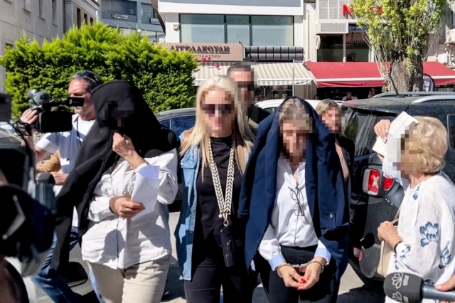 Αποκαλύψεις «φωτιά» για την προϊσταμένη της «αμαρτωλής» ΔΟΥ Χαλκίδας - «Άσε να τον φοβίσω λίγο» - Άλλα 8 άτομα στο «κάδρο»