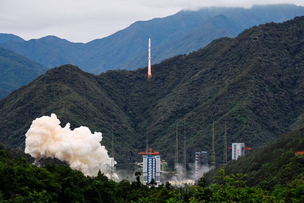 Κίνα - Γαλλία: Στο διάστημα ο δορυφόρος «καλύτερης κατανόησης του σύμπαντος»