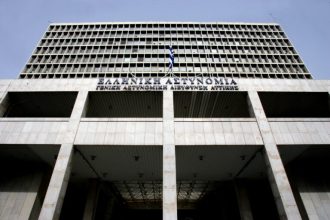 Πειθαρχικό έλεγχο ζητά ο πρόεδρος του ΔΣΑ μετά τη σύλληψη γνωστού δικηγόρου για ενδοοικογενειακή βία