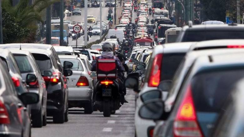 Κυκλοφορούν 500.000 ανασφάλιστα οχήματα - Τι θα ισχύσει για όσους δεν πληρώσουν τα τέλη κυκλοφορίας - Έρχονται βαριά πρόστιμα