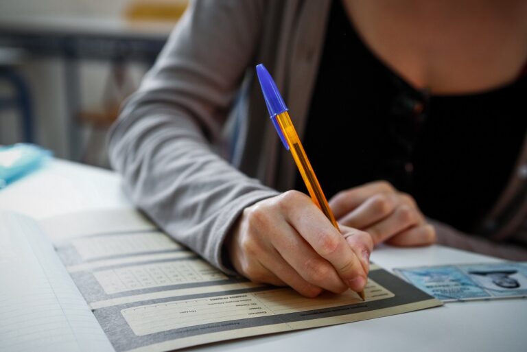 Πανελλαδικές 2024: Σε μαθήματα προσανατολισμού εξετάζονται σήμερα οι υποψήφιοι των ΓΕΛ