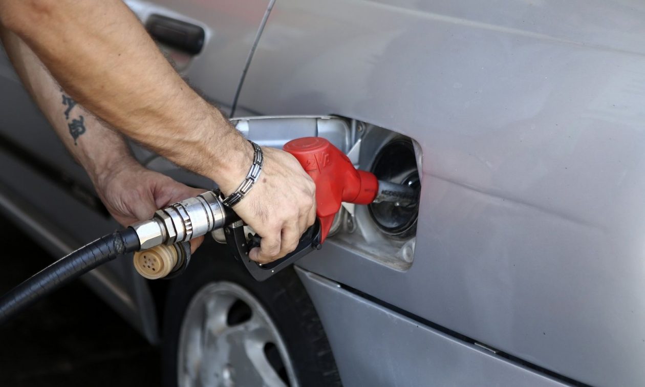 Άνοδος τις τελευταίες 12 μέρες στην τιμή των καυσίμων - Ξεπέρασε τα 2 ευρώ η αμόλυβδη