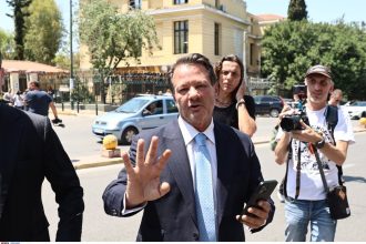 Απόστολος Λύτρας: Ποινική δίωξη στην πρώην σύζυγό του – Ανοιχτό το ενδεχόμενο έκδοσης εντάλματος σύλληψης για τον ποινικολόγο