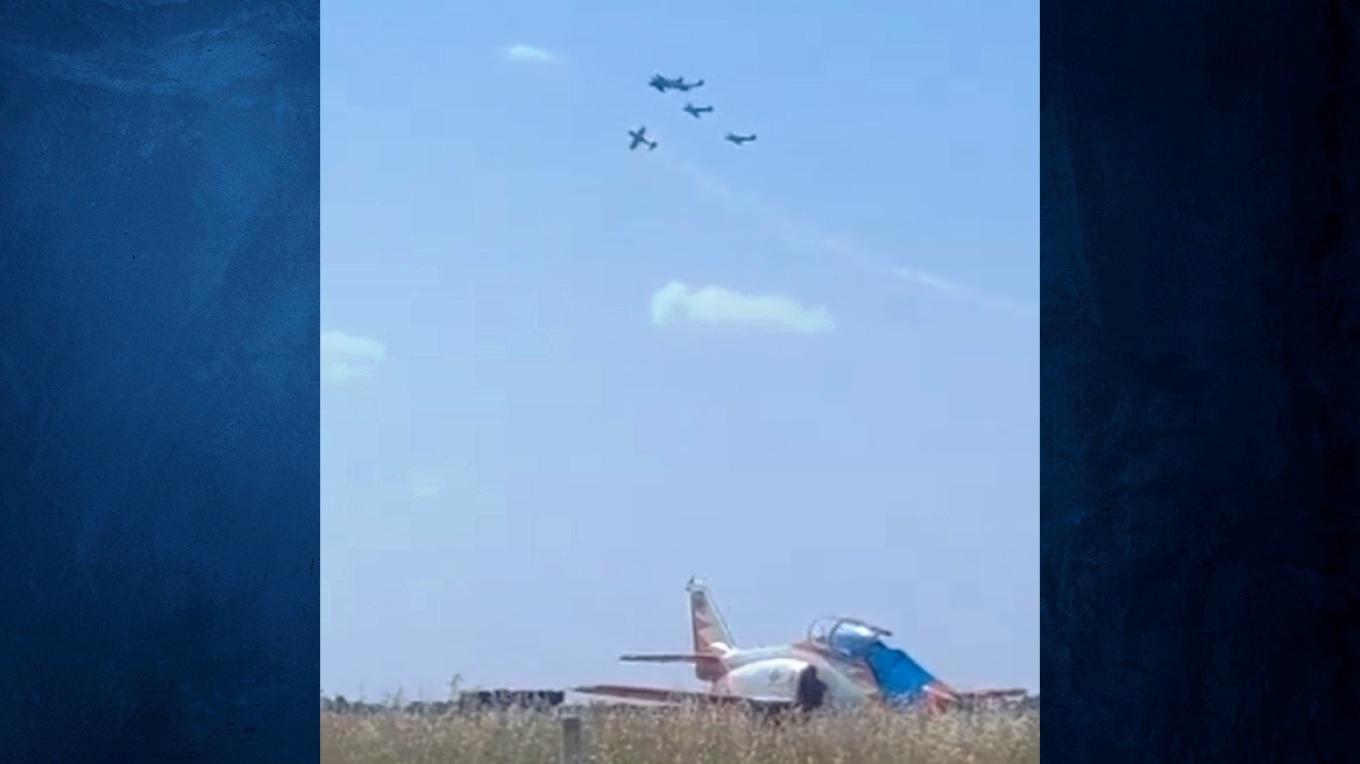 Σύγκρουση αεροσκαφών σε αεροπορικό σόου στην Πορτογαλία, νεκρός ένας πιλότος