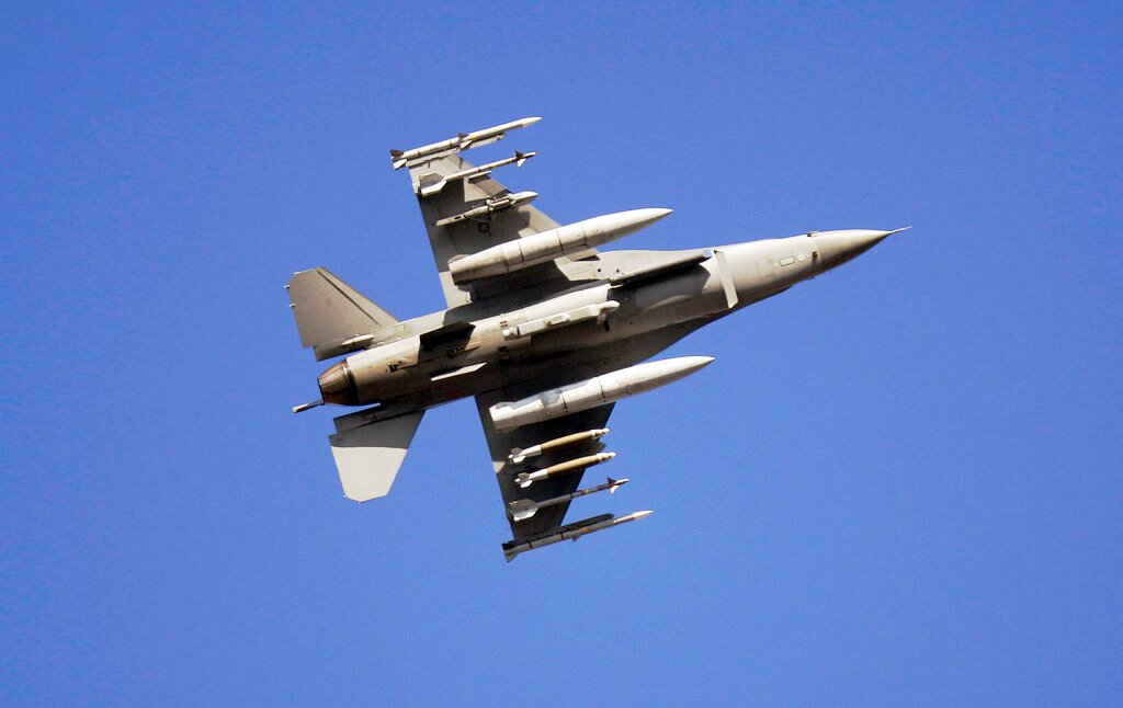 Η Ολλανδία επέτρεψε στην Ουκρανία να χρησιμοποιήσει F-16 εναντίον της Ρωσίας