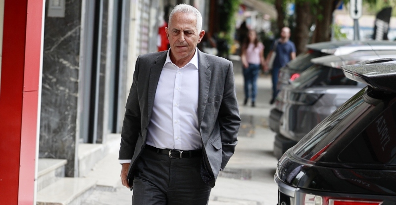 Βόμβα μεγατόνων από Αποστολάκη: Ξέρετε κανένα κόμμα που να μην έχει μαύρα;