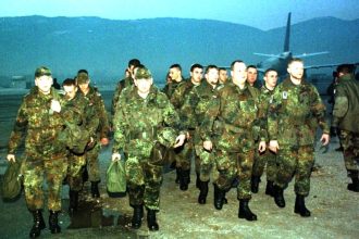 Γερμανία: Η Bundestag παρατείνει την παρουσία στρατιωτών στη Βοσνία-Ερζεγοβίνη